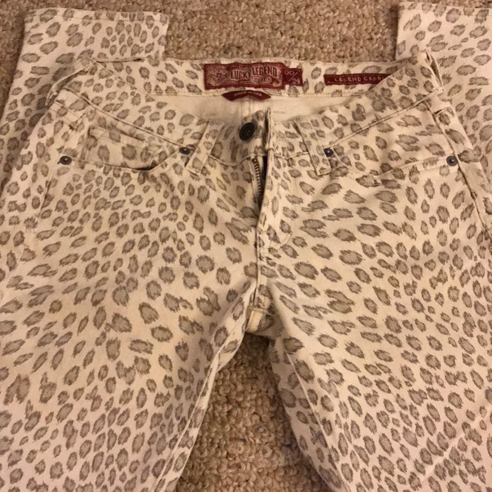 Lucky White Leopard Skinny Capri